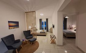 Yianetta Hotel & Suites
